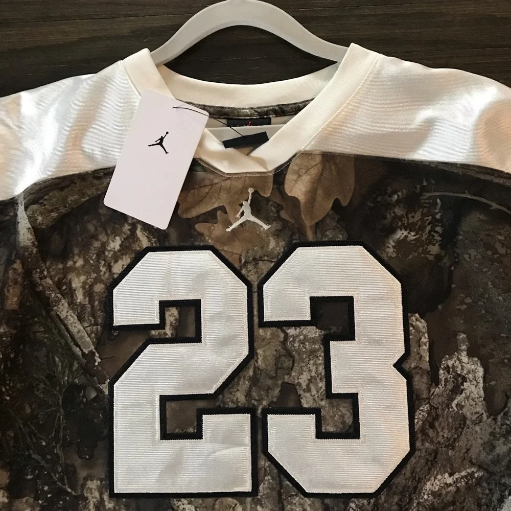 Jordan Boys Camo Jersey top Medium olive Size 12-13 years